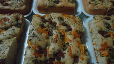 Pão italiano de calabresa e queijo