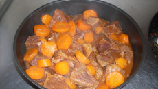 Carne assada com molho de cerveja preta