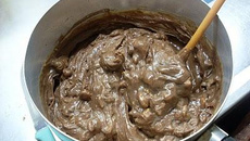 Fudge de Chocolate com Castanhas de Cajú