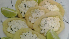 Esfiha aberta de queijo