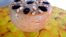 Torta de ameixa preta com amendoim