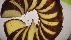 Bolo coco e leite condensado