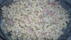 Macarrão ao molho branco com camarão