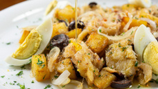 Bacalhau à Gomes de Sá receita portuguesa original que não fica borrachudo