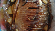 Peixe assado com batatas