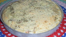 Torta salgada de atum e queijo