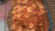 Filé de pescada ao molho de camarão