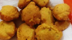 Bolinho de salsinha e cebolinha