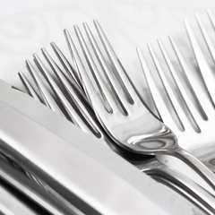 truque-para-deixar-talheres-brilhando Adeus talheres manchados: esse é o melhor truque com dois ingredientes para deixar os talheres brilhando como novos