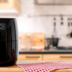 Forma de silicone na airfryer é seguro? Confira dicas para não errar na  hora de usar acessórios na fritadeira - TudoGostoso