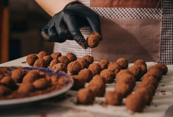 Renda extra: saiba como ganhar dinheiro na Páscoa cozinhando