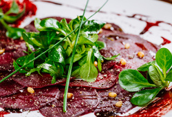 Carpaccio de beterraba: conheça o prato que agradou aos jurados do MasterChef