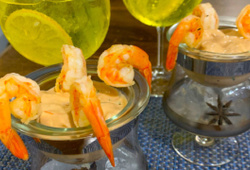 Coquetel de camarão é a receita que minha mãe faz em todo Réveillon (e se não tiver, pode dar azar no resto do ano!)