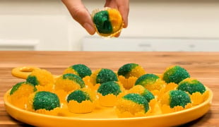 Brigadeiro verde e amarelo do TudoGostoso