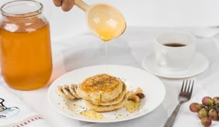 Lanche perfeito: Panquecas com mel!