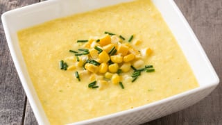 Com apenas 3 ingredientes batidos no liquidificador: receita de creme de milho cremoso e muito fácil de fazer