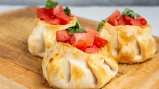 Cestinhas de legumes feitas com massa de pastel: receita expressa, fácil e cheia de sabor