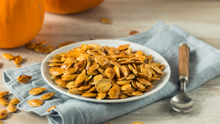 O superalimento do outono: por que você deveria comer semente de abóbora todos os dias
