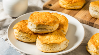 Não compro mais pão na padaria: misturo iogurte natural com alguns ingredientes e preparo a melhor receita para o café da manhã