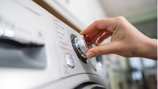 Amazon faz queima de máquina de lavar Consul e preço cai para menos de R$ 1.500