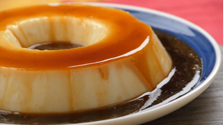 Como fazer caramelo líquido para sobremesas sem cristalizar: o ingrediente secreto que faz toda a diferença
