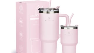 Kit de copos térmicos 1,18L + 591ml mantém bebidas na temperatura ideal e está com o menor preço do ano