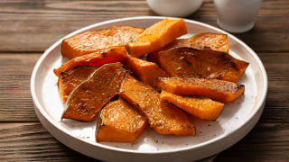 Como assar a abóbora no forno e na air fryer? TudoGostoso tem as melhores dicas para que ela fique caramelizada e sem grudar no fundo