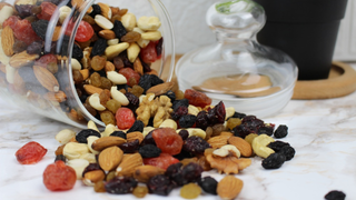 Castanhas, amendoim ou amêndoas? Descubra a noz menos calórica para incluir no seu lanche saudável de todos os dias