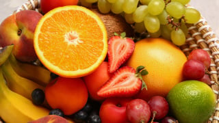 Frutas escolhidas por 4 endocrinologistas para um melhor controle do açúcar no sangue, e uma delas reduz a gordura abdominal