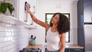 Não adianta fazer faxina toda semana se você nunca limpa esses 10 cantos escondidos: é aqui que a sujeira se acumula e você não vê