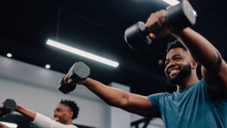 Academia sem sair de casa! Kit de musculação 6 em 1 é opção para treinos e está com 35% de desconto
