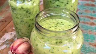 Não é só alho e cebola: essa pastinha de tempero caseira é perfeita para usar no dia a dia