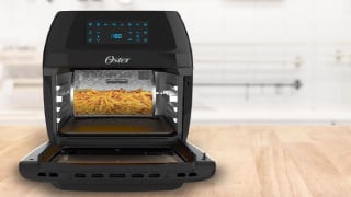 Black Friday antecipada: Fritadeira Oven Fryer Oster de 12 litros está 64% mais barata