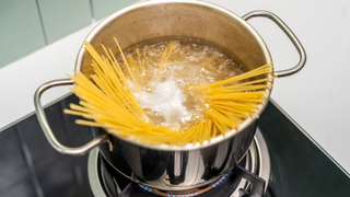 Os melhores chefs italianos concordam: “Este é o ingrediente que deixa a massa do macarrão perfeita”