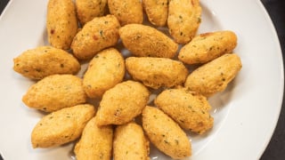 Aprendi o segredo para fazer bolinho de bacalhau sequinho e dourado sem absorver óleo, resultado perfeito toda vez