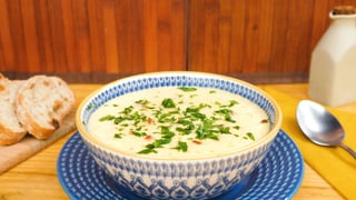 Nem batata, nem aipim: a sopa cremosa mais gostosa para provar neste frio é feita usando outro tubérculo