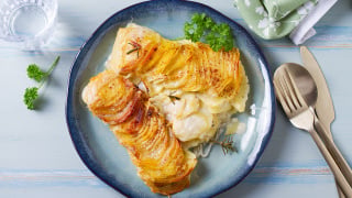 O acompanhamento que transforma qualquer almoço em refeição de restaurante: receita de batatas com molho bechamel