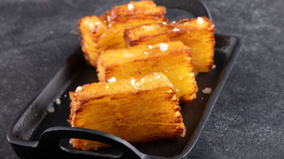 Batata mil folhas de um jeito que você nunca viu: o acompanhamento perfeito pronto em menos de 20 minutos