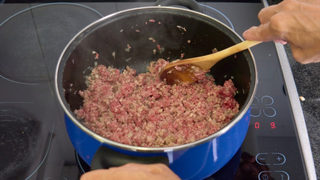 Sua carne moída sempre fica empelotada? Estes são os 3 erros que impedem que ela fique soltinha