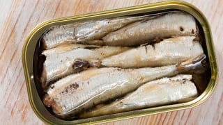 Que tipo de peixe enlatado é melhor não comprar no supermercado?