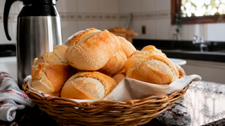 Pão amanhecido nunca mais: o TudoGostoso mostra o truque que salva qualquer pão