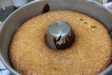 Bolo de farinha de trigo simples