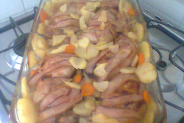 Coxa e sobrecoxa com bacon