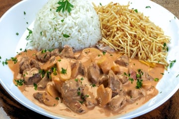 Estrogonofe de carne simples