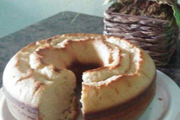 Bolo de suco em pó de limão