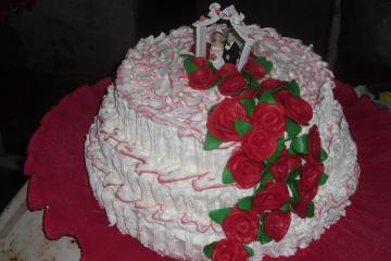 Bolo de chantilly com flores - Iza Bolos Decorados