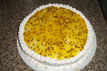 Bolo delicioso de mousse de maracujá