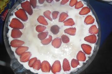 Pavê de morango fácil e rápido