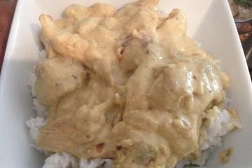 Filé de frango com molho de creme de leite e mostarda