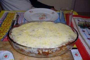 Macarrão ao molho branco e vermelho